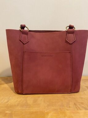 Portland Leather Market Tote in Foxglove